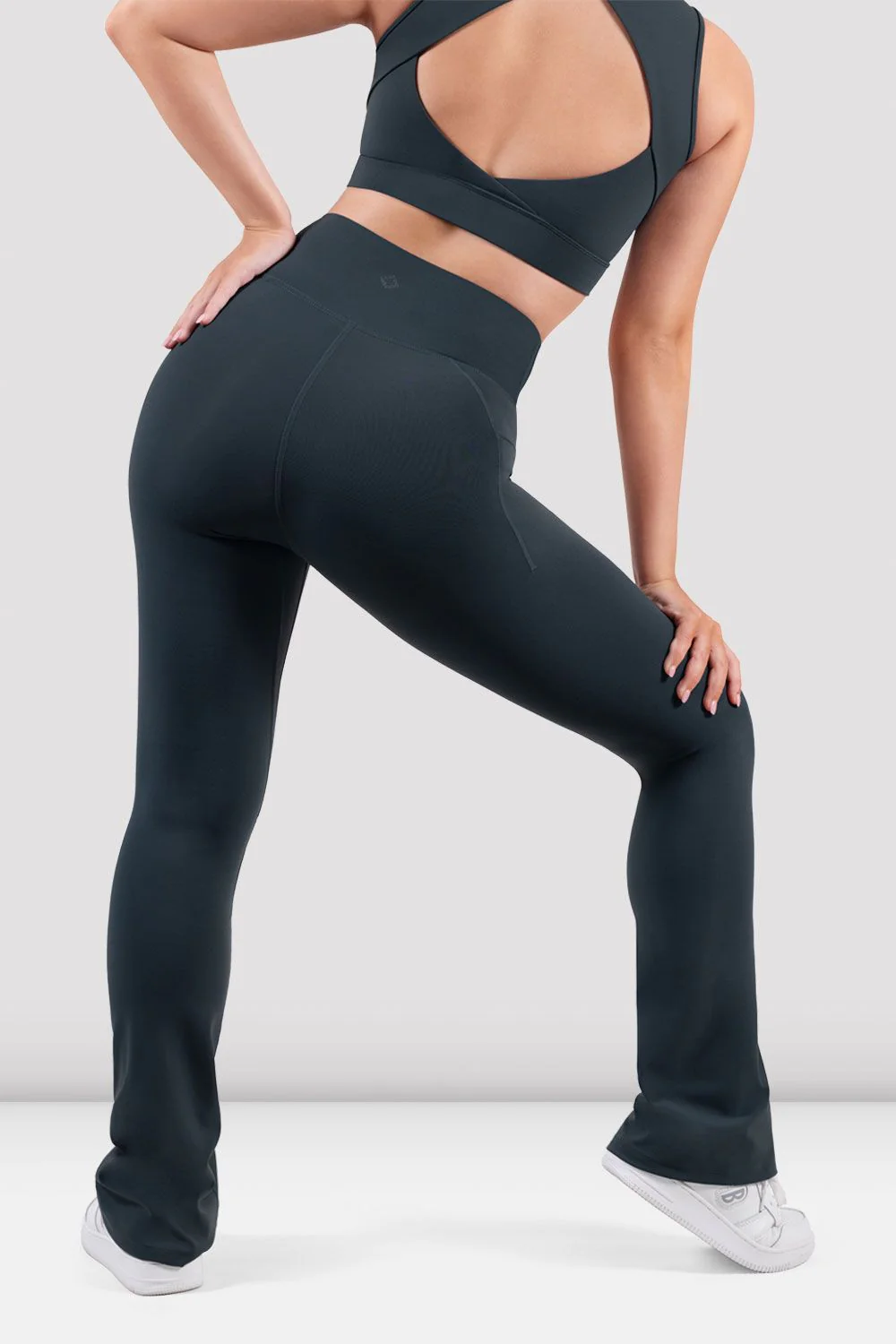 Apex BLOCHeverhold Flare Legging - Image 2